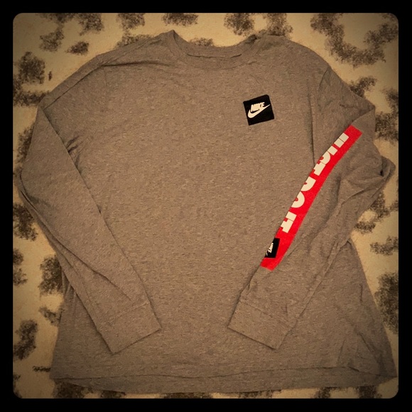 Nike Long Sleeve T-Shirt - Picture 1 of 4